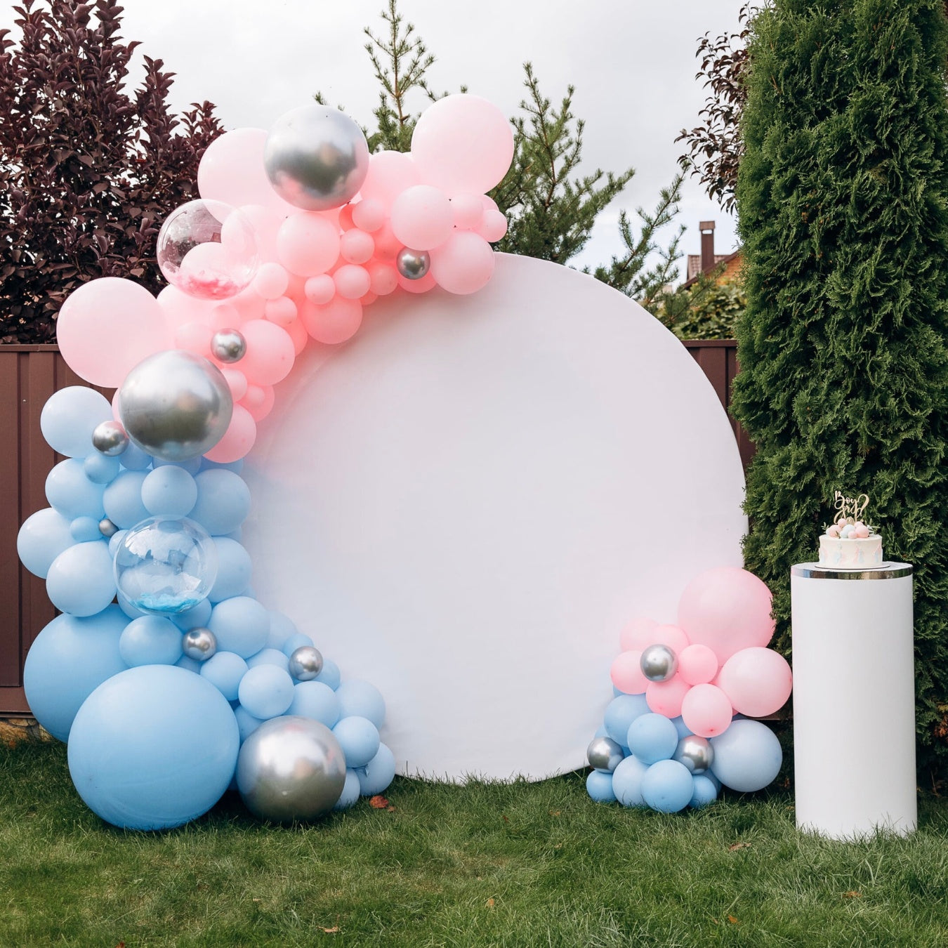Balloon pillars and columns